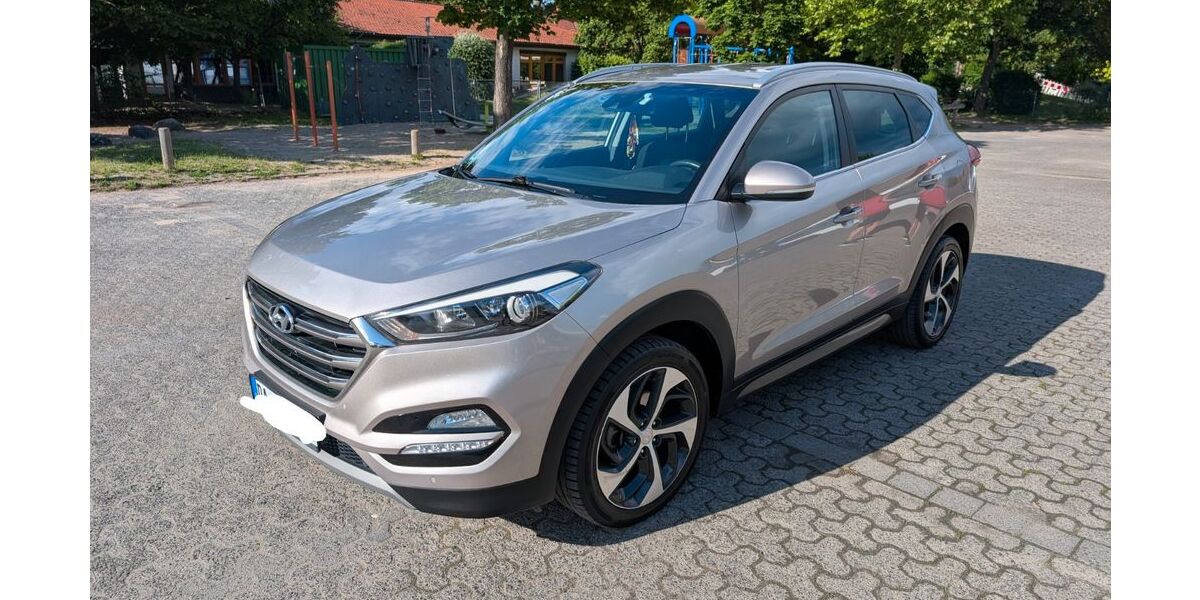 Hyundai TUCSON 149.000 km 13.600 &euro; Griesheim 64347