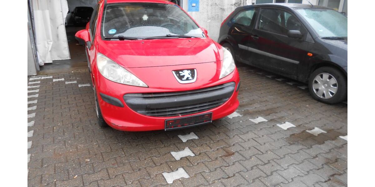 Peugeot 207 79.898 km 1.789 &euro; Wöllstadt 61206