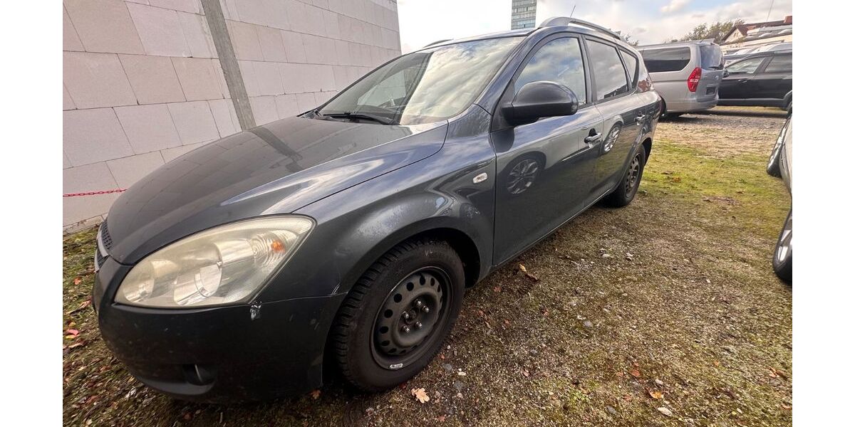 Kia ceed Sportswagon 265.000 km 1.590 &euro; Hanau 63452