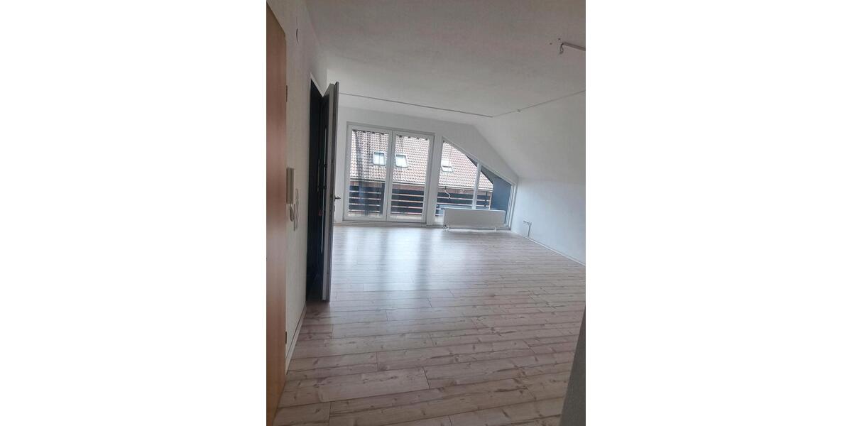 Dachgeschoßwohnung Erzhausen - 3 Zimmer, 68 m&sup2;, 930&euro; | Angebot:26413022
