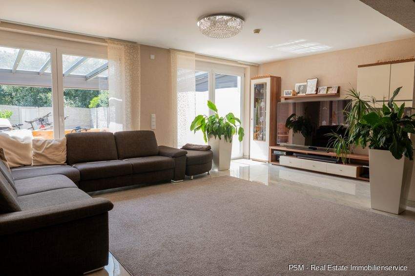 Familientraum: Modernes Zuhause mit Dachstudio & sonnigem Garten 4 zimmer