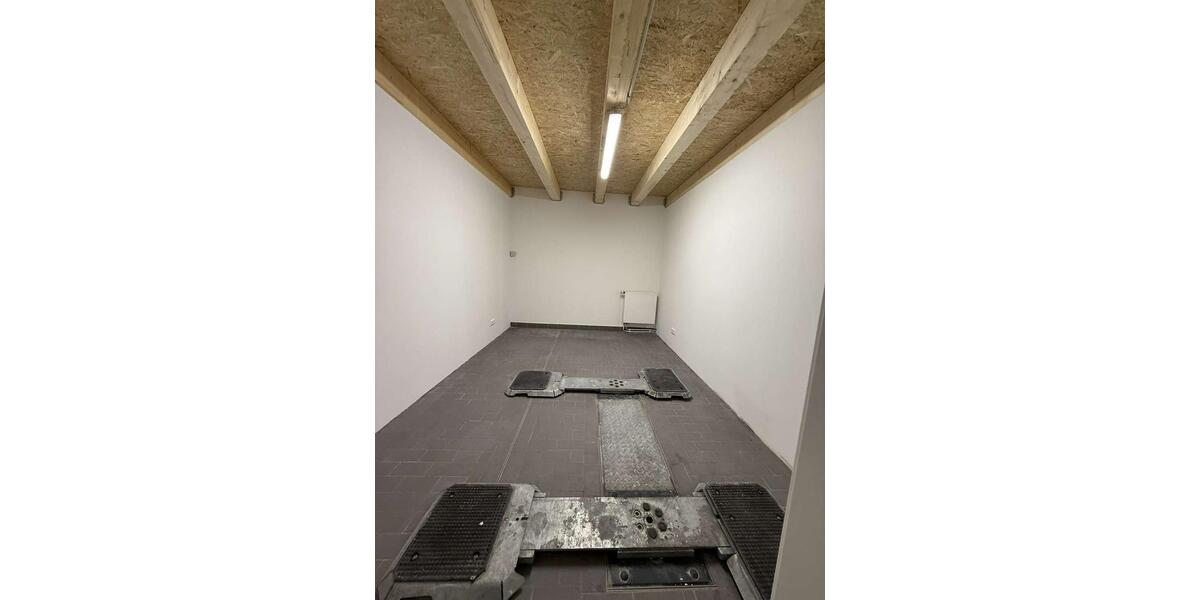 Ihr eigener TÜV-Stützpunkt – voll ausgestattet, sofort startklar in Top-Lage! zimmer