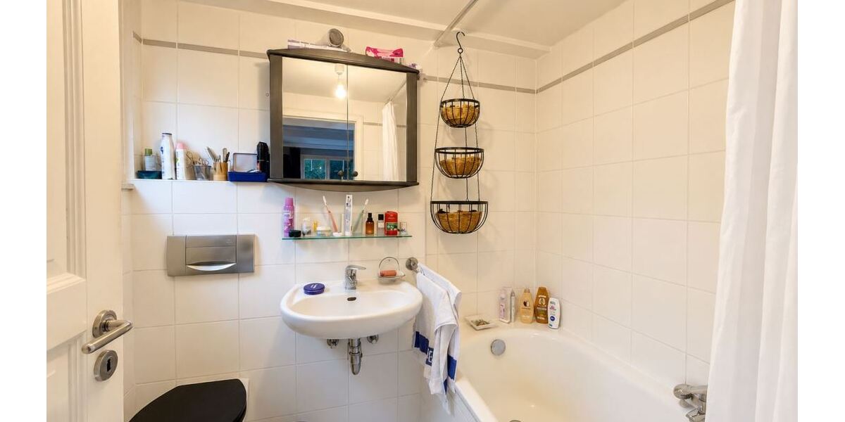 Gepflegtes Reihenmittelhaus mit eingewachsenem Garten am Frankfurter Berg - Erbbaurecht - Reihenhaus Frankfurt am Main Eschersheim | Angebot:27330210
