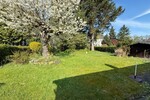 Schwalbach: Ruhig wohnen am Grüngürtel – Bungalow mit großem Garten und vielseitigem Raumangebot - Einfamilienhaus Schwalbach | Angebot:26534677