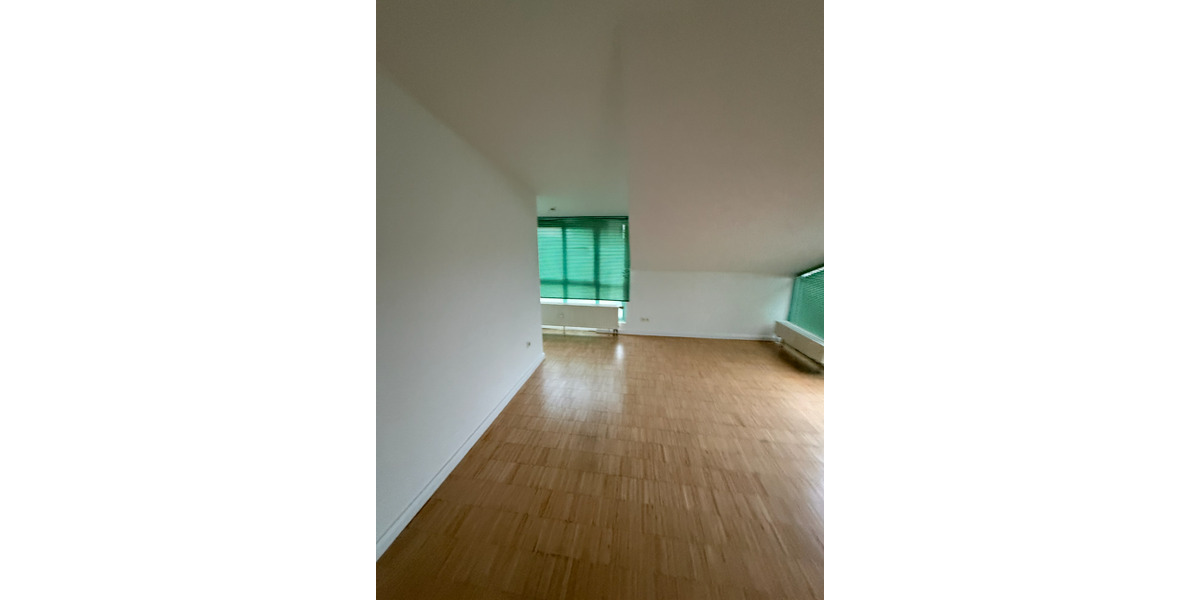 Etagenwohnung Hofheim am Taunus - 3 Zimmer, 120 m&sup2;, 1.200&euro; | Angebot:25544452