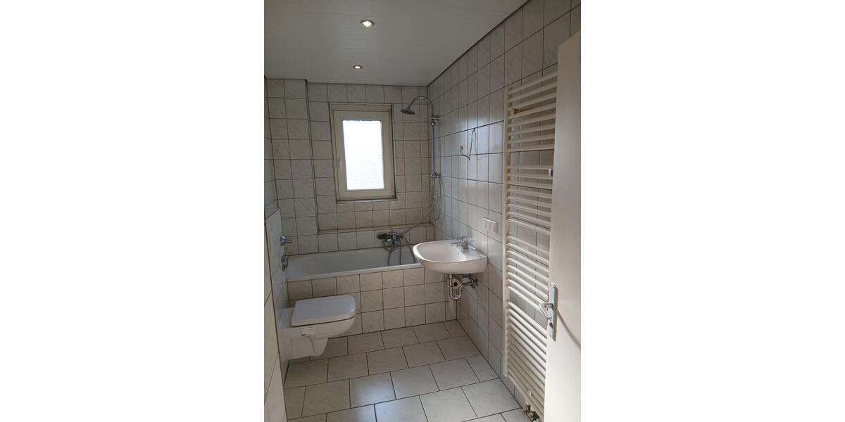 Etagenwohnung Frankfurt am Main Eschersheim - 3 Zimmer, 83 m&sup2;, 1.000&euro; | Angebot:25501525