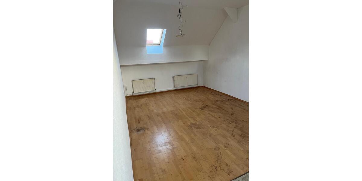 Etagenwohnung Hainburg - 4 Zimmer, 100 m&sup2;, 1.300&euro; | Angebot:25236524