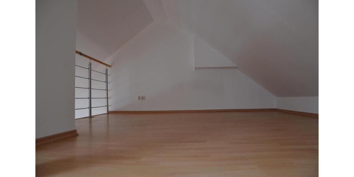 Dachgeschoßwohnung Frankfurt am Main Fechenheim - 2 Zimmer, 47 m&sup2;, 700&euro; | Angebot:25613826