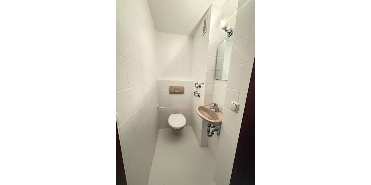 Helle 4-Zimmer-Eigentumswohnung mit Balkon, Einbauküche & Stellplatz in Frankfurt-Bergen-Enkheim 4 zimmer