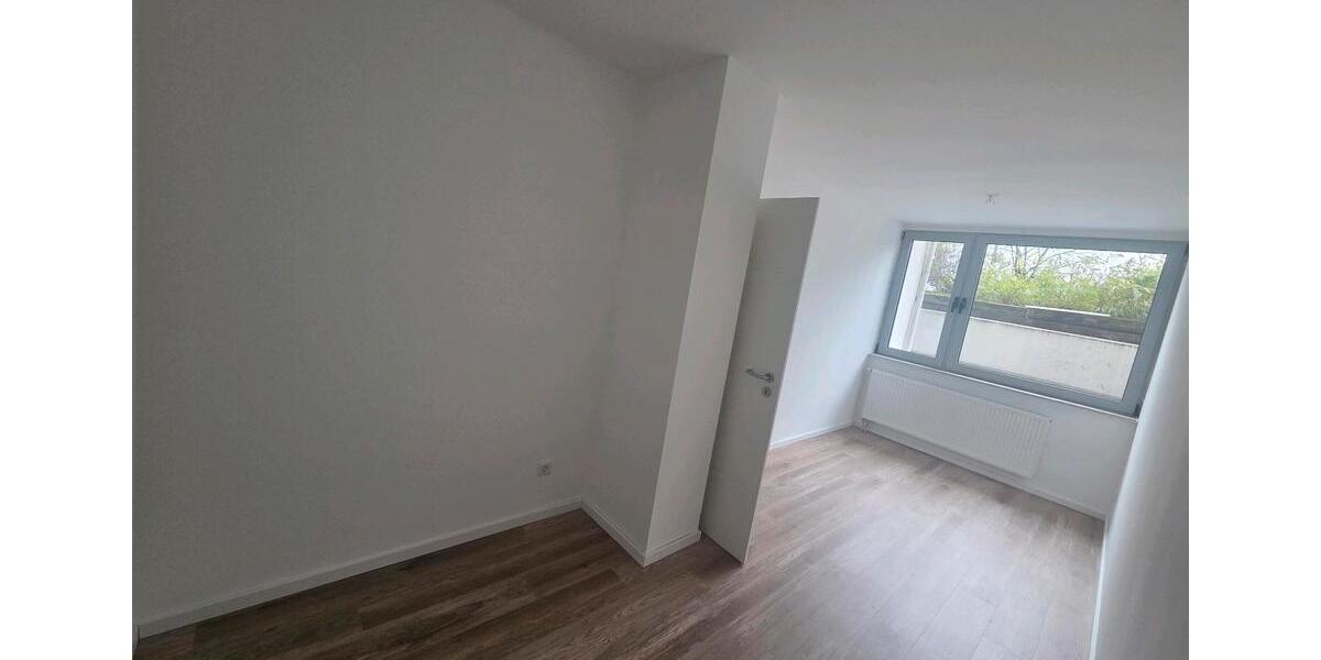 Mehrfamilienhaus, Wohnhaus Frankfurt am Main Niederrad - 3 Zimmer, 82 m&sup2;, 1.400&euro; | Angebot:25627210