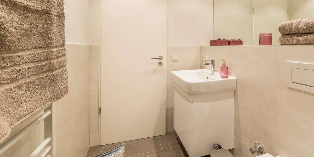 Etagenwohnung Frankfurt am Main Westend-Süd - 2 Zimmer, 42 m&sup2;, 1.750&euro; | Angebot:26410253