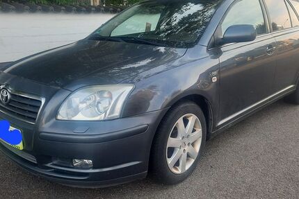 Toyota Avensis 210.000 km 1.350 &euro; Langen 63225
