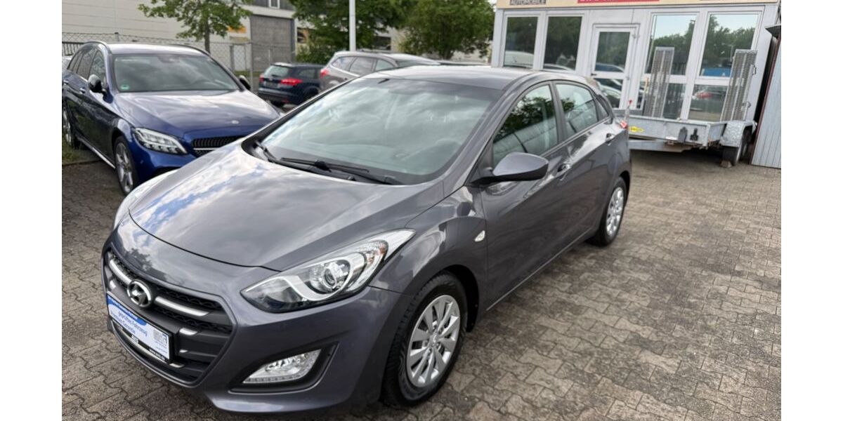 Hyundai i30 125.000 km 7.490 &euro; Darmstadt 64293