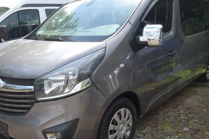 Opel Vivaro 224.162 km 9.200 &euro; Frankfurt 60386