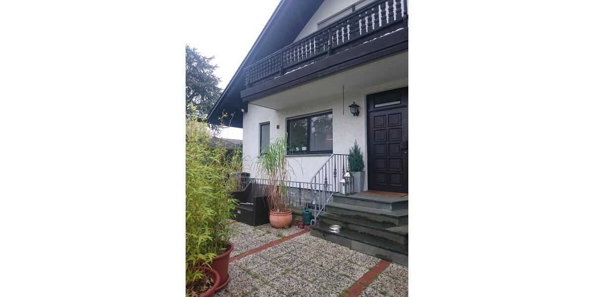 +++ Provisionsfreie, helle 2-Z.Whg. ca. 79qm im DG, ab 1. Jan +++ 2 zimmer