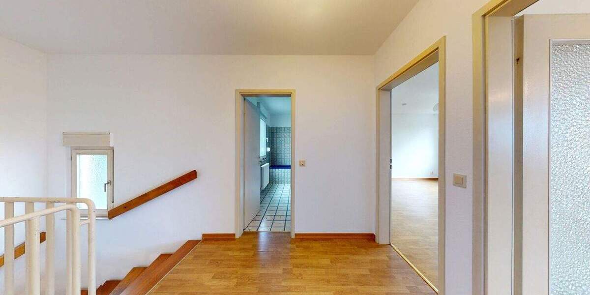 Reihenmittelhaus Frankfurt am Main Niederursel - 4 Zimmer, 125 m&sup2;, 650.000&euro; | Angebot:25815007