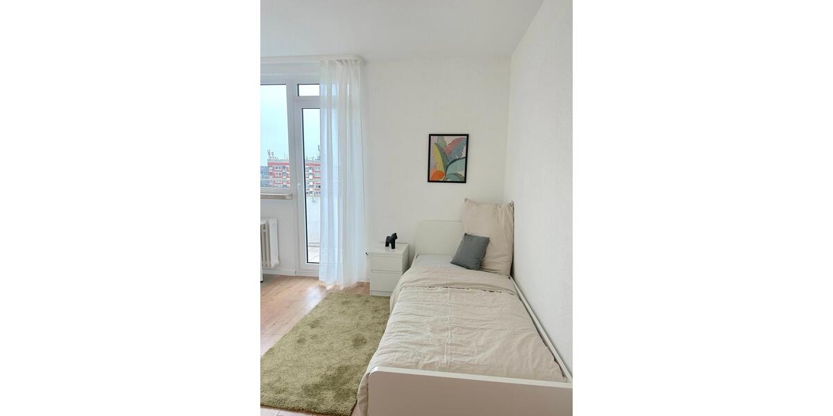 Zimmer frei in 3er-WG mit Balkon – Luthmerstraße 53, Frankfurt am Main 1 zimmer
