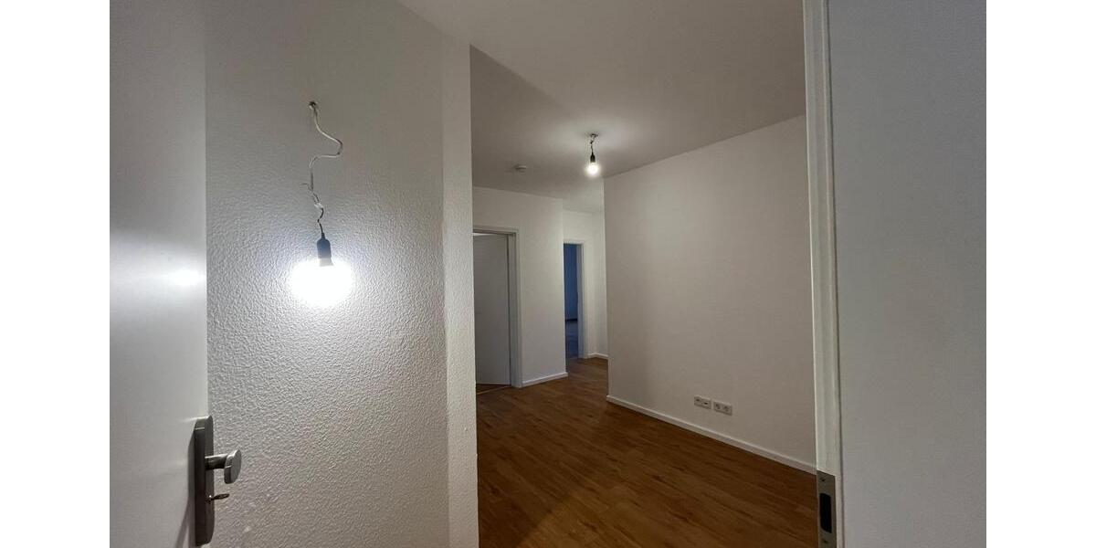 Lichtdurchflutete, renovierte 2-Zimmer Wohnung mit Balkon 2 zimmer