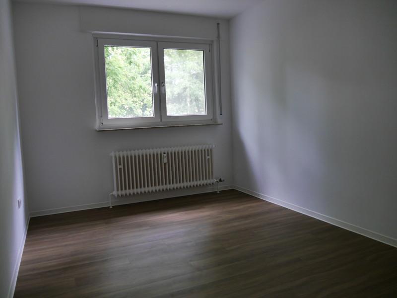 Schöne 3-Zimmer-Wohnung mit Tageslichtbad und Balkon in Hanau-Großauheim zu vermieten zimmer