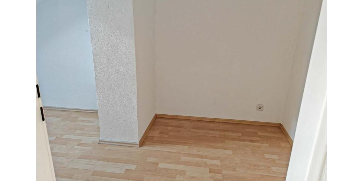 2,5 zimmerwohnung wannenbad ebk nähe uniklinik dfb zentrale fussläufig rossmann rewe eifler bussebahn s bahn lyonerstr 2.5 zimmer