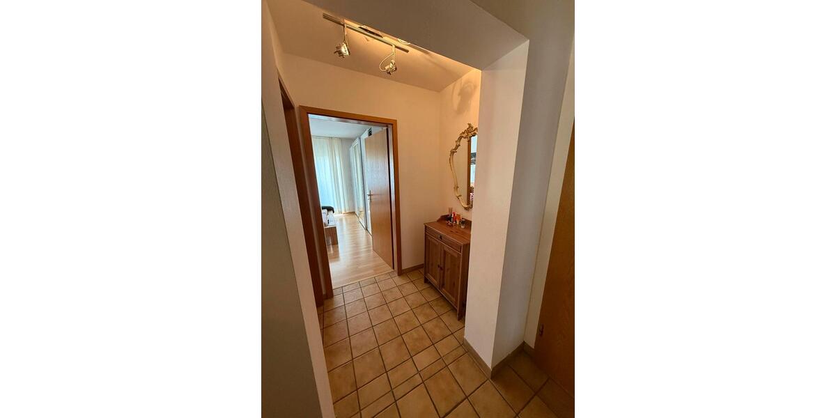 Etagenwohnung Hofheim am Taunus - 3 Zimmer, 97 m&sup2;, 1.300&euro; | Angebot:25775218