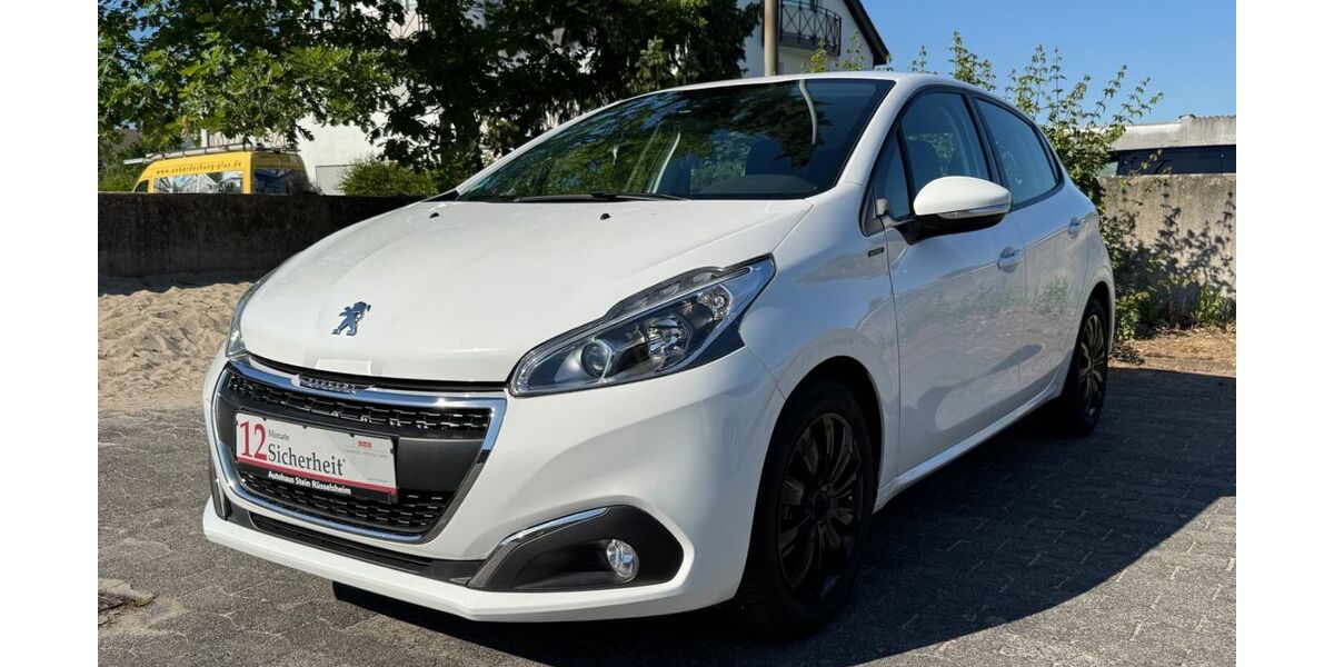 Peugeot 208 122.000 km 6.880 &euro; Rüsselsheim am Main 65428