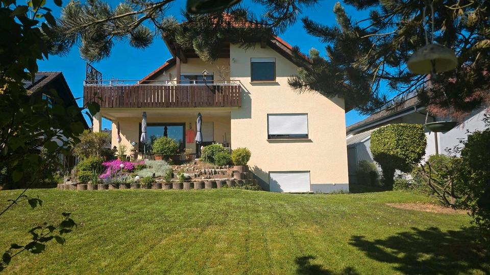 Dachgeschoßwohnung Hammersbach - 3 Zimmer, 110 m&sup2;, 1.100&euro; | Angebot:25025013