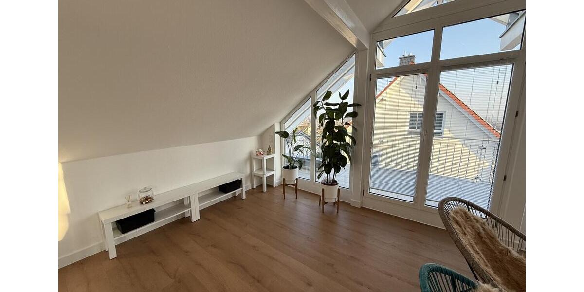 Dachgeschoßwohnung Friedrichsdorf - 2 Zimmer, 60 m&sup2;, 1.100&euro; | Angebot:25919026