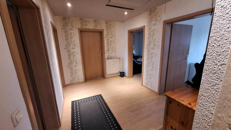 Dachgeschoßwohnung Usingen - 3.5 Zimmer, 75 m&sup2;, 845&euro; | Angebot:25648804