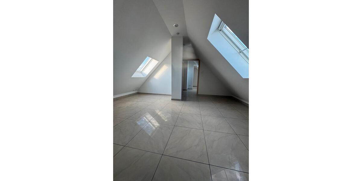 Dachgeschoßwohnung Raunheim - 2 Zimmer, 60 m&sup2;, 1.200&euro; | Angebot:26413339