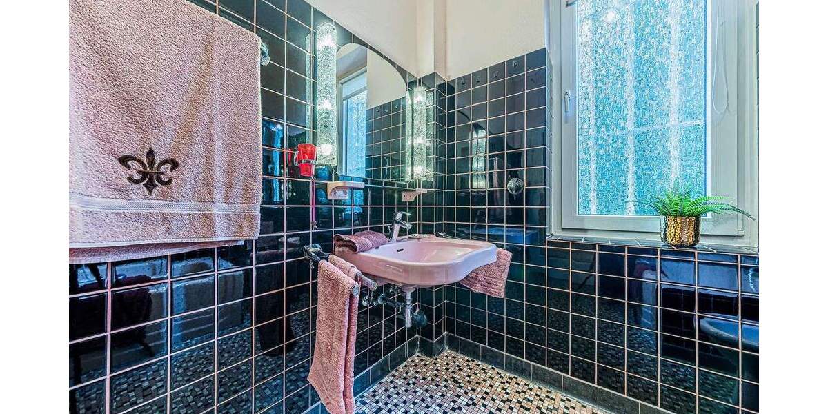 Etagenwohnung Frankfurt am Main Niederursel - 3 Zimmer, 120 m&sup2;, 1.700&euro; | Angebot:25768511
