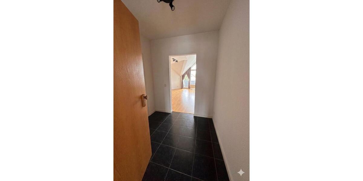 Dachgeschoßwohnung Dietzenbach - 3 Zimmer, 84 m&sup2;, 300.000&euro; | Angebot:26585992