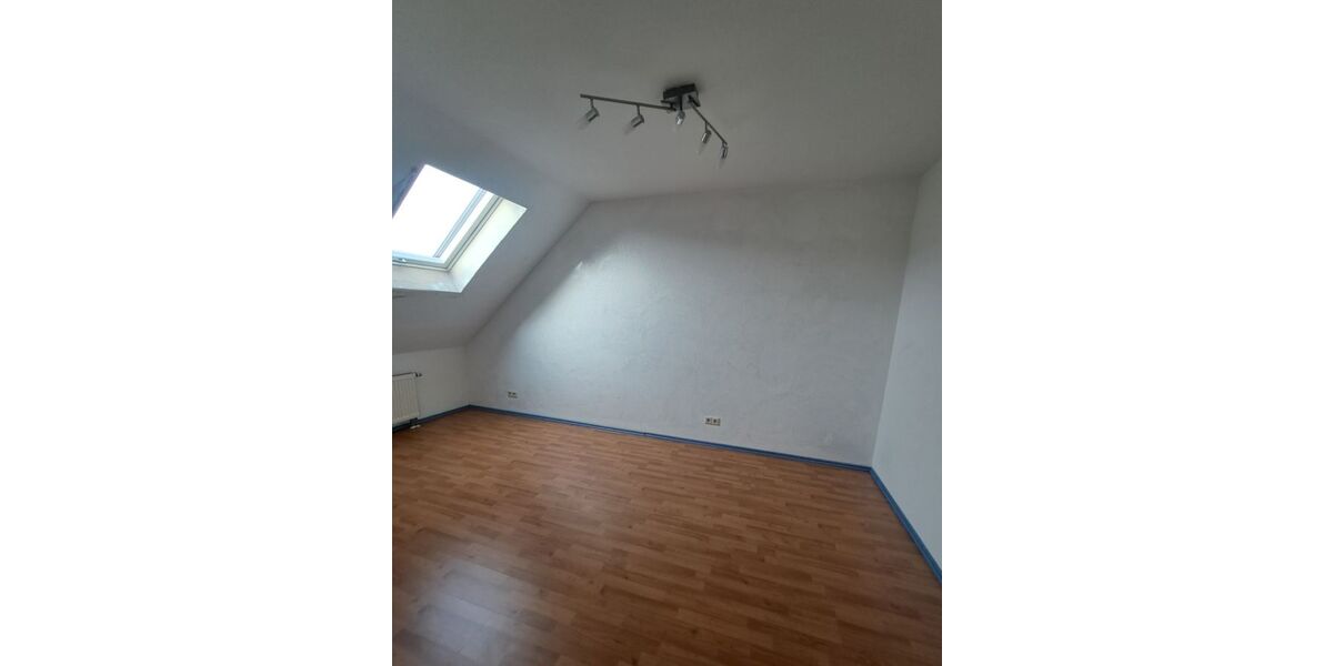 Provisionsfrei* Freie 3-Zimmer-Maisonette-Wohnung in Nauheim mit großem Balkon und Stellplatz!Sowohl zum sofortigen Bezug als auch zur Kapitalanlage geeignet! - Maisonettenwohnung Nauheim | Angebot:25398984