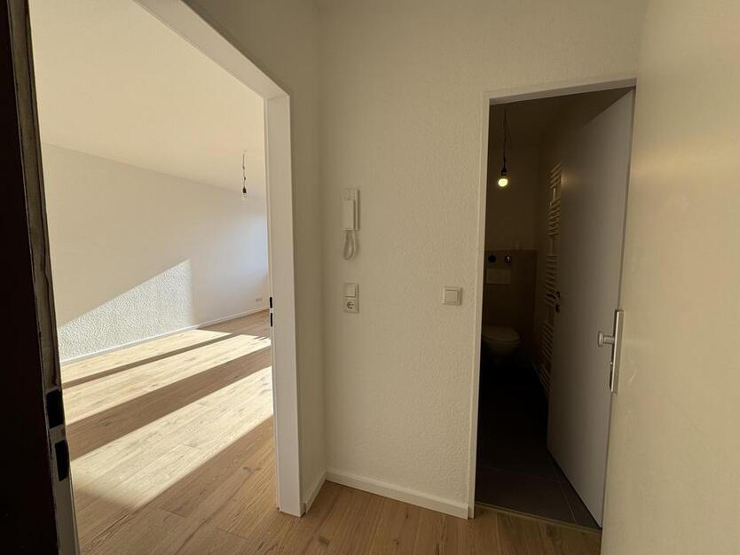 Erstbezug ! Sanierte -1-Zimmer Wohnung mit Küche und Balkon in Frankfurts Innenstadt