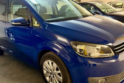 VW Touran 265.000 km 5.990 € Offenbach am Main 63065