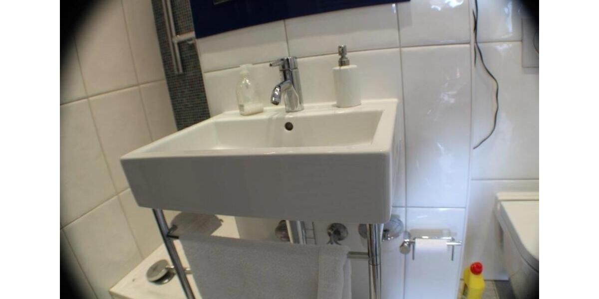 Sonniges möbliertes 1-Zimmer Studio mit Blick über HG Gonzenheim 1 zimmer