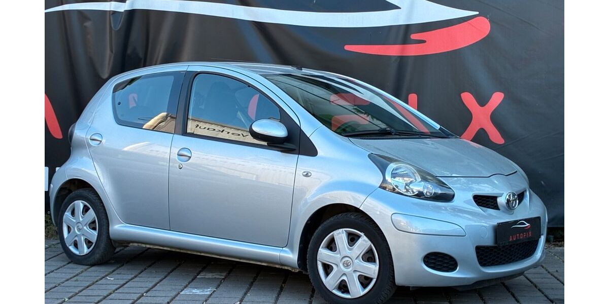Toyota Aygo (X) 104.000 km 4.200 &euro; Mühlheim am main 63165