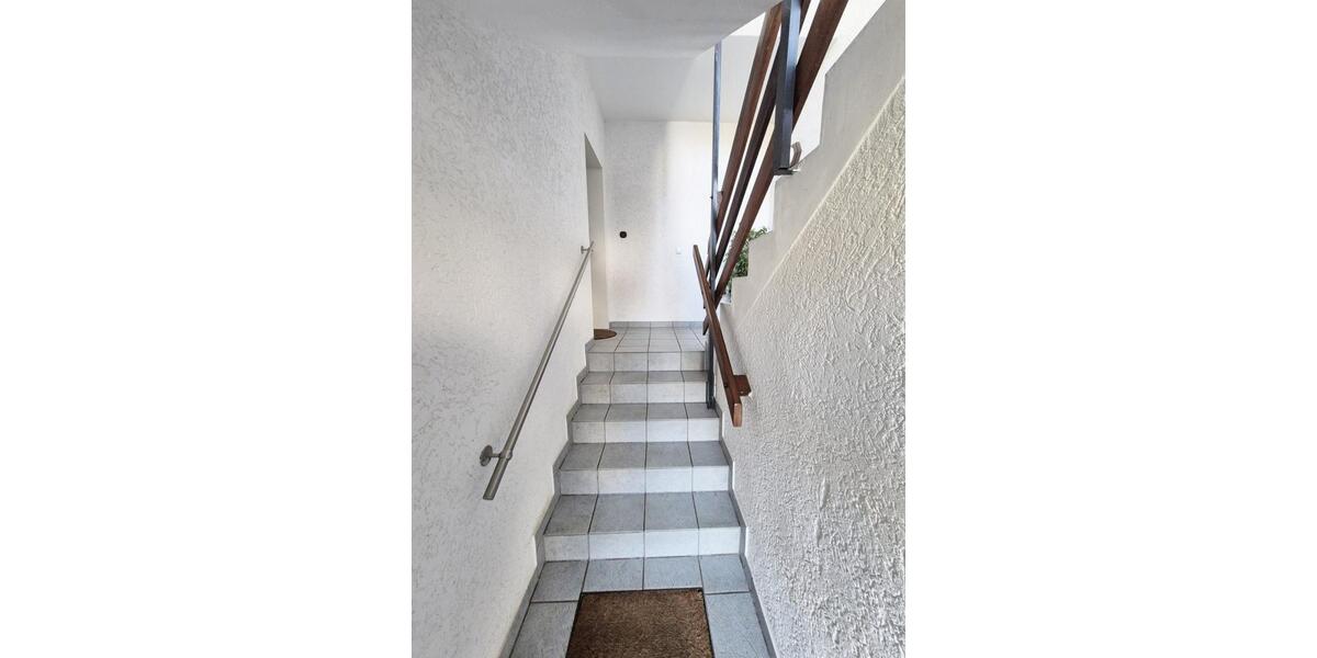 Dachgeschoßwohnung Frankfurt am Main Oberrad - 4 Zimmer, 69 m&sup2;, 420.000&euro; | Angebot:27016010
