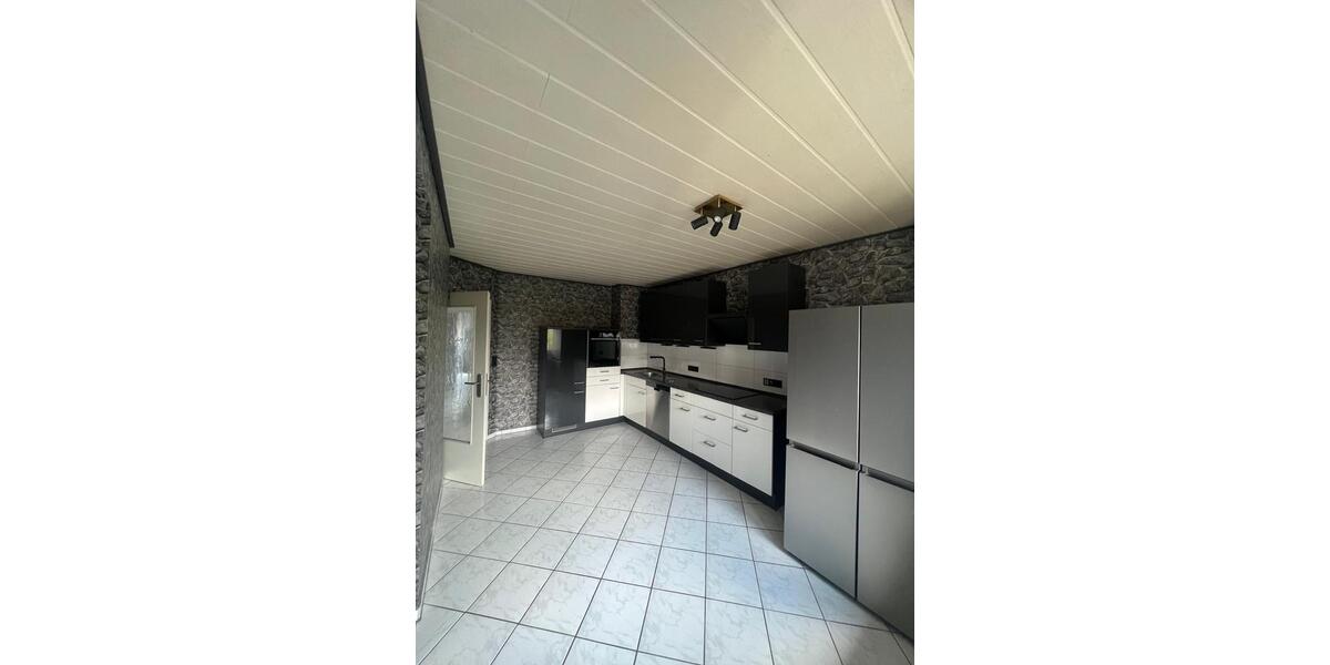 Etagenwohnung Friedberg (Hessen) - 4 Zimmer, 120 m&sup2;, 1.250&euro; | Angebot:26413332