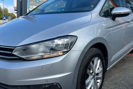 VW Touran 146.900 km 17.990 &euro; Bad Vilbel - Frankfurt am Main 61118