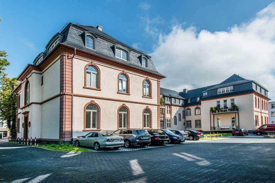 Dachgeschoßwohnung Frankfurt am Main Unterliederbach - 3 Zimmer, 87 m&sup2;, 430.000&euro; | Angebot:27166911