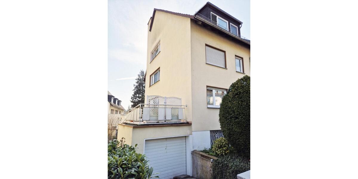 Dachgeschoßwohnung Frankfurt am Main Oberrad - 4 Zimmer, 69 m&sup2;, 420.000&euro; | Angebot:27016010