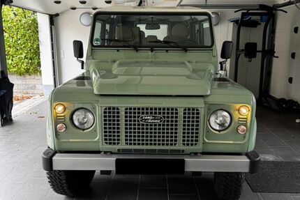 Land Rover Defender 24.864 km 74.900 &euro; Bad Soden am taunus 65812