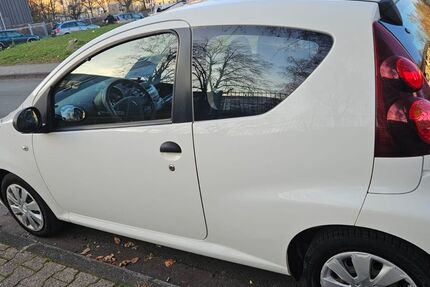 Peugeot 107 62.000 km 2.700 &euro; Frankfurt am Main 60431