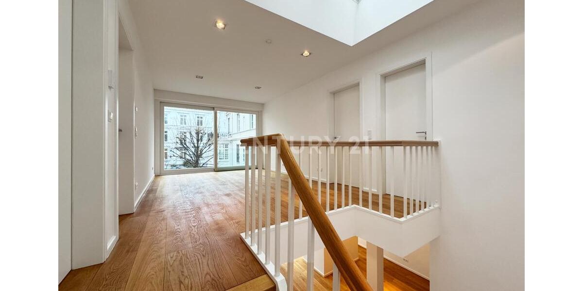 Maisonettenwohnung Frankfurt am Main Bockenheim - 3.5 Zimmer, 161 m&sup2;, 4.500&euro; | Angebot:26085907
