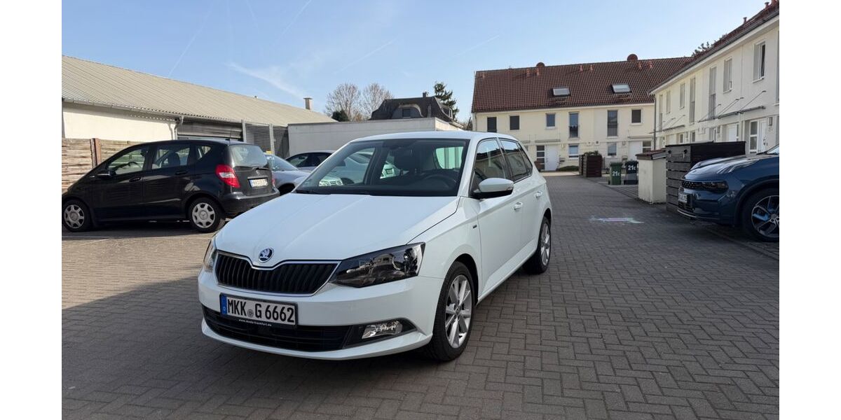 Skoda Fabia 21.000 km 10.900 &euro; Maintal 63477