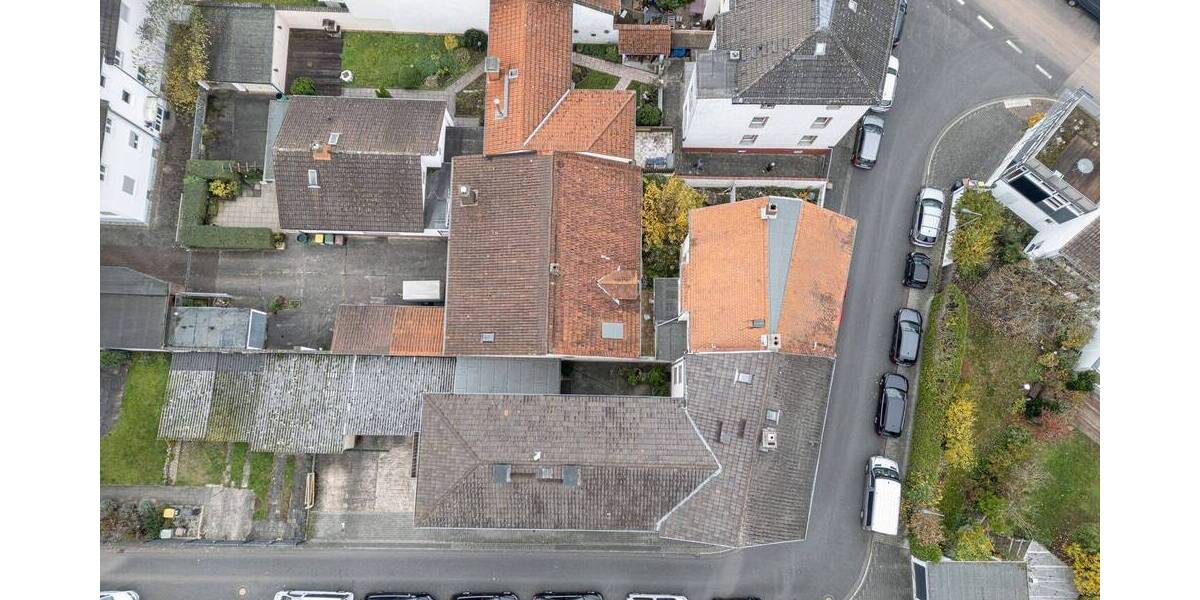 Leerstehendes MFH (6 Einheiten) mit Entwicklungspotenzial in beliebter Lage von Eckenheim! 1 zimmer