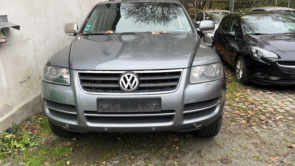 VW Touareg 272.000 km 4.950 &euro; Niedernhausen 65527