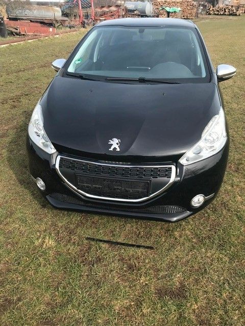 Peugeot 208 37.000 km 7.590 € Babenhausen 64832