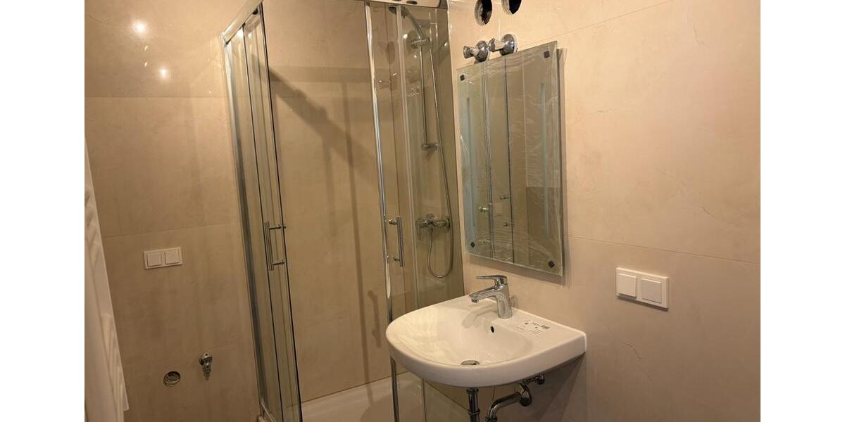 Erstbezug nach Sanierung: 4 Zi. Luxus-Wohnung im 11. OG Balkon 4 zimmer